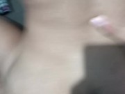 Fudendo gostoso no sofá e gozando na bundinha da safada 9/16