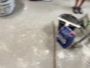 Выебал в жопу ремонтницу за невыполненную работу 1/16