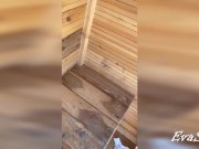 I pee in the outdoor toilet at the sea 5/16