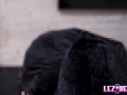 Sexy lesbians lick and finger each other until they squirt 4/16