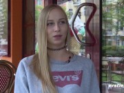 Ersties - Blondine Sirena bringt ihre rasierte Muschi zum Höhepunkt 7/16