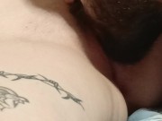 Бородатый нежно лижет киску до оргазма 5/16