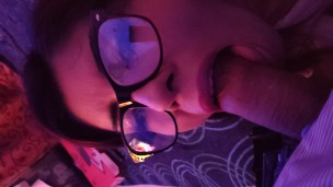 Se la chupo toda y me como toda su leche mira q riko