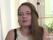 Ersties - Musical-Fan Mable verwöhnt sich mit Dildo und Vibrator 12/16