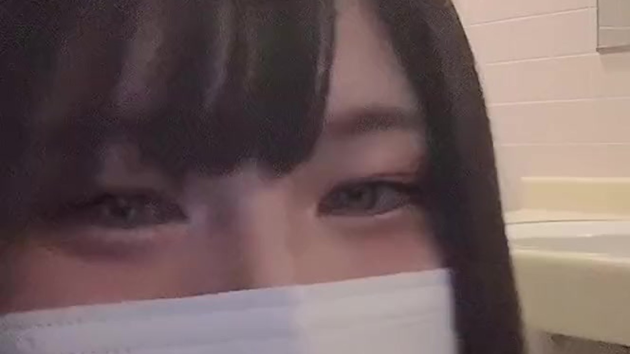 公衆トイレでスク水着て露出オナニーしちゃう男の娘 - Video di sesso gratis - RedTube