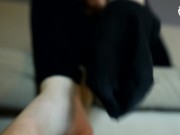 Sweaty socks in the living room - teaser 7/16