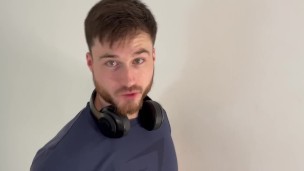 Giant growth - Gym stranger grows as he trains & degrades you