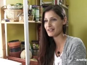 Ersties - Milena steht auf große Motoren und heißen Sex 10/16