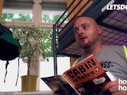 Gamer Girl Stella Flex Doesn't Miss A Good Chance To Fuck - HORNY HOSTEL 4/16