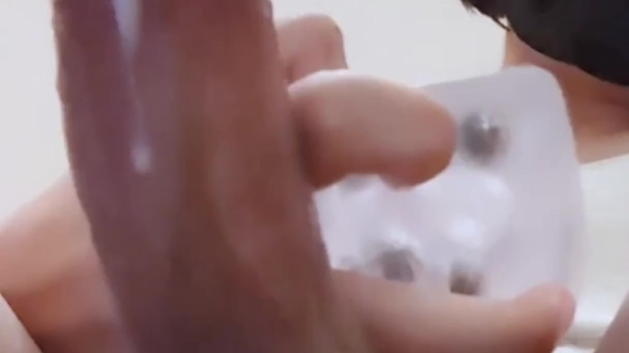 アナルひくひく見せつけながらオナホに腰振り大量射精 女装オナニー まずもとすん - Бесплатное секс видео - RedTube