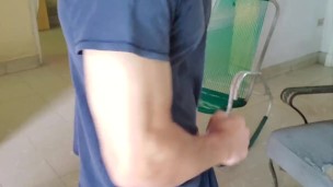 I shaved my whole body and then gave me a handjob