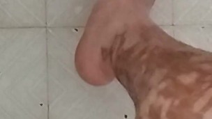 Morning shower 💦🦶🏼