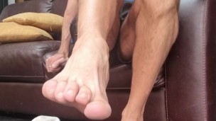 Worship my feet!