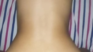 Morena sexy se deja coger por el culo