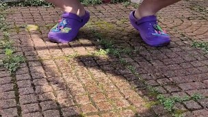 Slut lifts her dress to pee