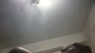La mia vicina nn mi ha soddisfatto e ho sborrato pensando a lei