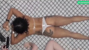 Minha Melhor Amiga Nunca Esteve Com Uma Garota Entao Eu Mostrei a Ela Como Pode Ser Divertido Fiz a