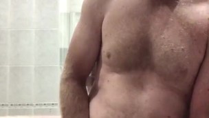 Shaving my balls in the bath