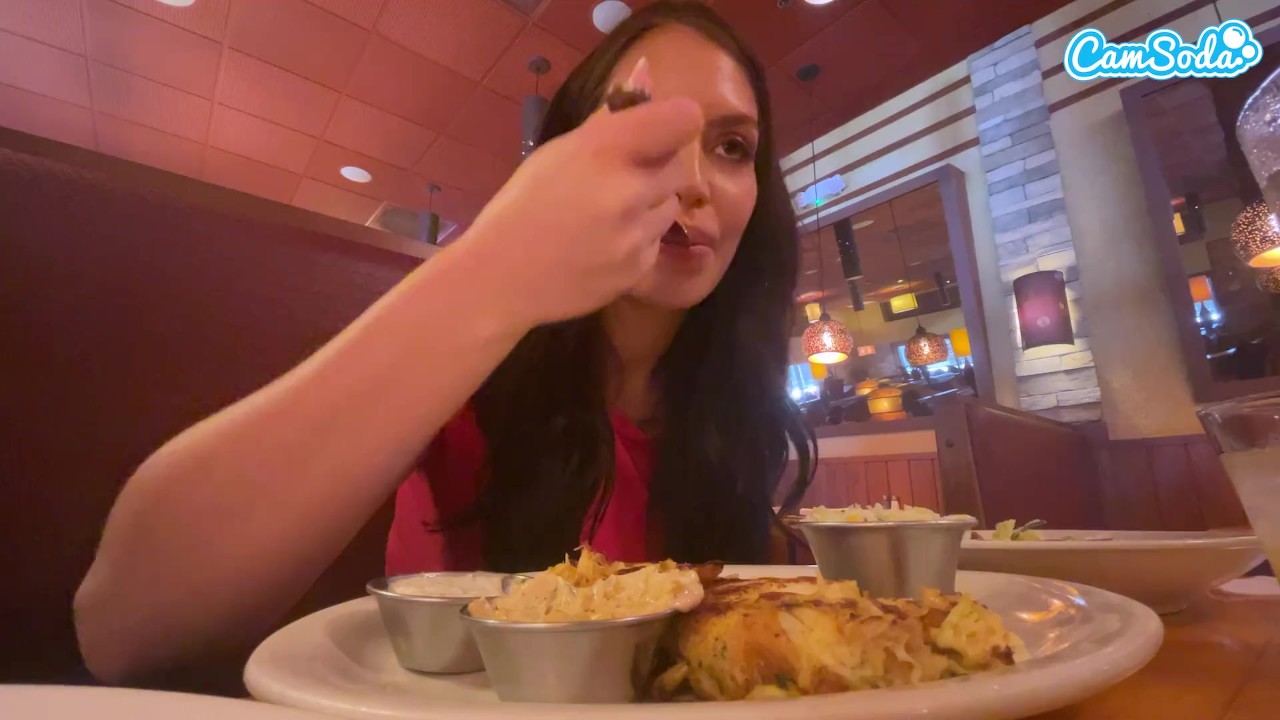 Cumming In Public With Big Dildo At Lunch! Public Female ...