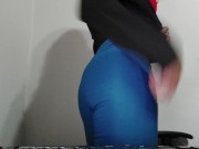 JOI Jefa hace que te corras en sus tetas en video llamada 16/16