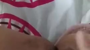 Mi cuñada se deja grabar cogiendo coño