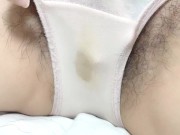 2回連続イキ♡染み付パンツの中でオナニーして絶頂しちゃう♡剛毛素人の濡れ音がスゴイ♡【個人撮影】 12/16