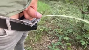 пошел в лес помять яйца и посцать