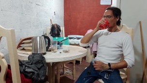 Ni enfermero ni empleado, Raba Erre: un soltero deslechado...