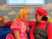 Princess Peach Gets A Huge Creampie From Mario - Mamma Mia! - Halloween Cosplay 1/16