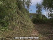 The most audacious and carefree MILF of western Japan engages in unchained facesitting in a field under a blue sky 1/16