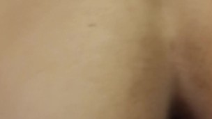 Dejo a mi novio correrse en mi concha recién rasurada