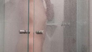 Tomando una ducha bathroom naked taking bath