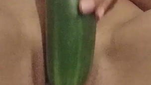 Un pepino me hace venir, ahora quiero que seas tú