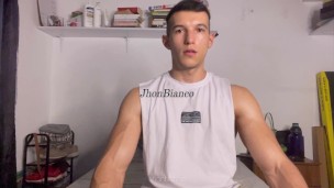 My therapist convinces me to masturbate in front of him