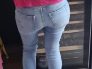 J aime me mettre à genoux et lui sucer la bite 1/16