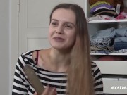 Ersties - Die 22-jährige Lauren liebt ihren großen Dildo im Doggystyle 8/16