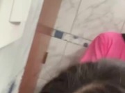 me coge en el baño de la fiesta de hallowen , la gente pide que nos apuremos🤤 13/16