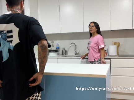A MINHA AMIGA FODEU COM O MEU NAMORADO A MINHA FRENTE SEM EU ME APERCEBER