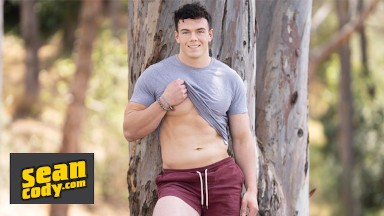 SEAN CODY - Tall & Muscular Hunk Clark Reid Loves Masturbating In Front Of The Camera