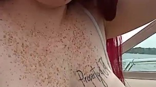 Bouncing tits on the lake