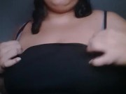 Mostrando mis tetas ricas parte 1 2/16