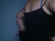 Mostrando mis tetas ricas parte 1 4/16