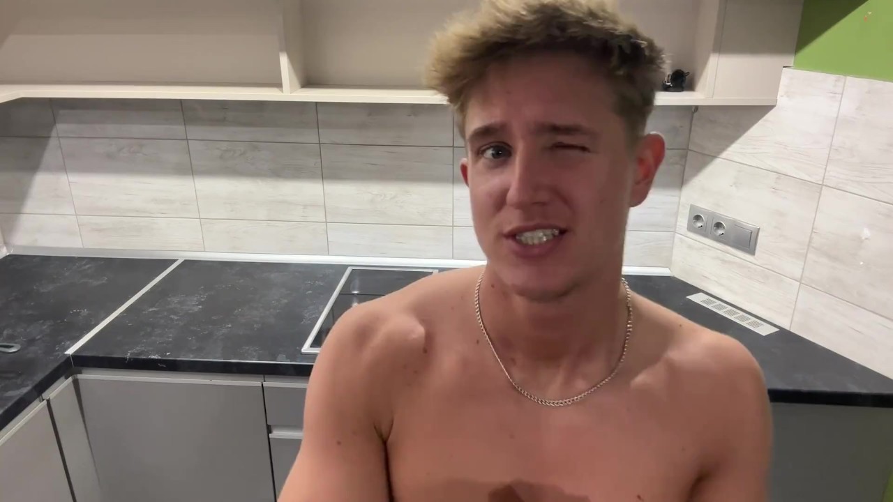 Hotdog , Naked Cooking - Free Sex Video - RedTube