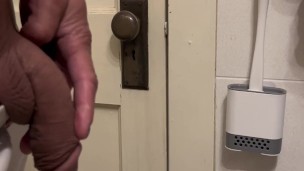Wolf pisses solid for over a minute in pee desperation