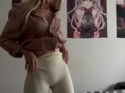 masturbates wet pussy in leggings, pussy orgasm with vibrator 2/16