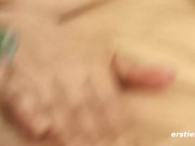 Ersties - Maria M. und Julie haben Spaß mit Öl und intensivem Fingerspiel 13/16