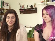 Ersties - Maria M. und Julie haben Spaß mit Öl und intensivem Fingerspiel 15/16