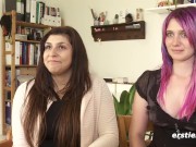 Ersties - Maria M. und Julie haben Spaß mit Öl und intensivem Fingerspiel 7/16