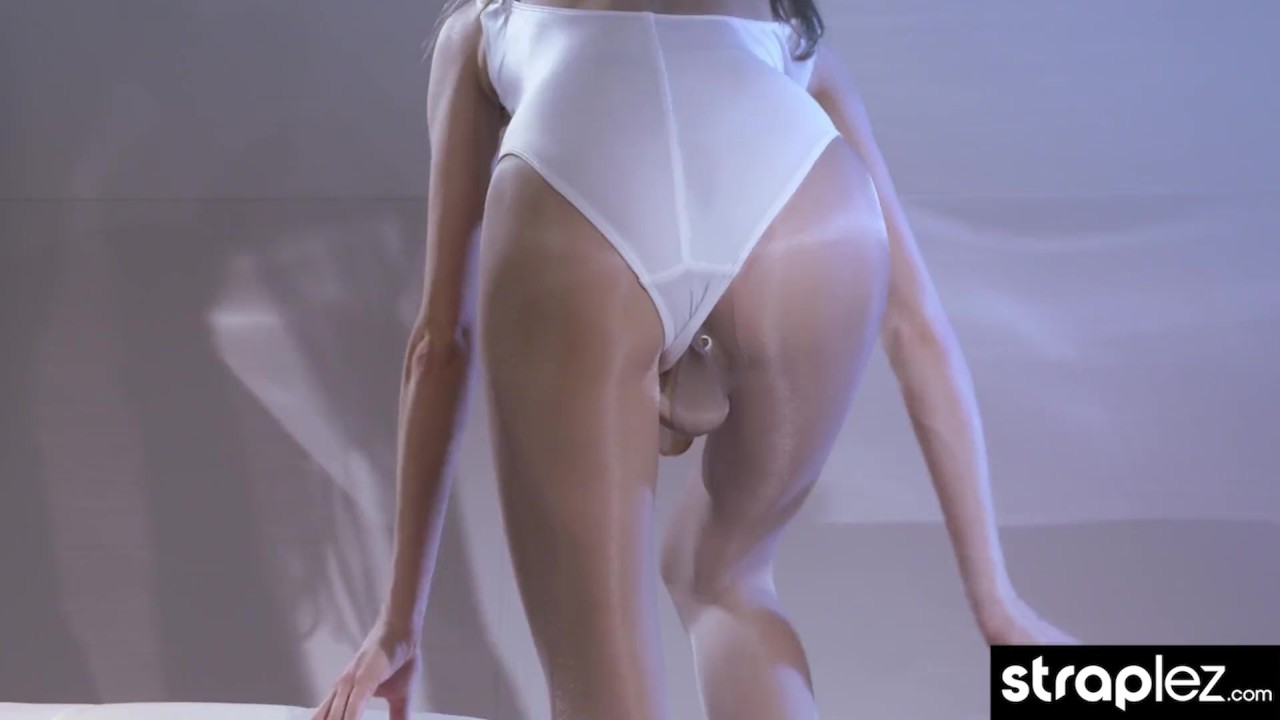 this kinky ballerina masturbate with a big feeldoe dick - Free Sex Video - RedTube
