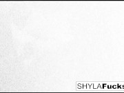 Shyla Stylez fucks herself with a toy 5/16